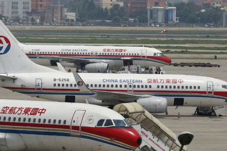 Aviões da China Eastern Airlines: avião teve que dar meia-volta (Aly Song/Reuters)