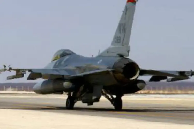 Aviões de combate americanos F-16: Iraque já aceitou comprar 36 aviões (SSgt Tyler McLain/AFP)