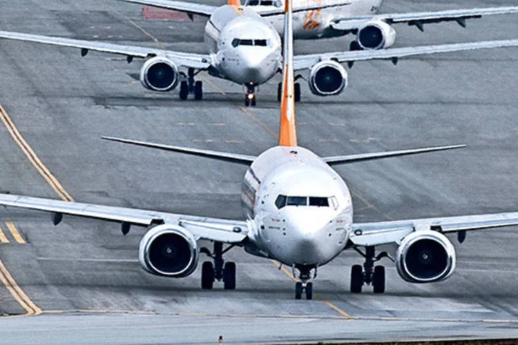 
	Aeroporto de Congonhas: nova torre tem 44 metros de altura, o dobro da antiga, e &eacute; tr&ecirc;s vezes mais espa&ccedil;osa que a constru&iacute;da em 1945
 (Danilo Verpa / FolhaPress)