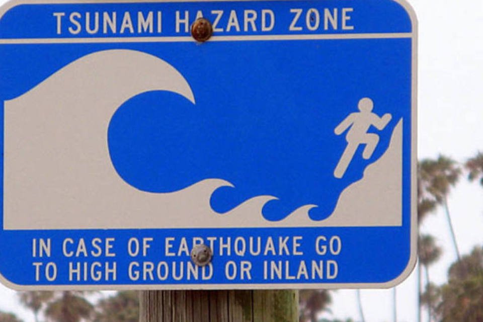 Alertas de tsunami disparam em todo o Pacífico após terremoto