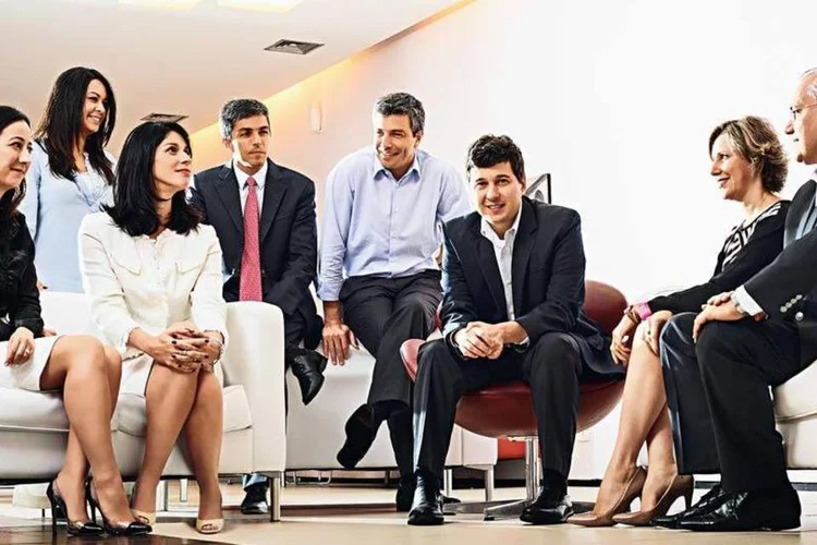 David Legher, da Avon (sentado ao centro), e seus executivos: bônus depois de cinco anos (Alexandre Battibugli/EXAME)