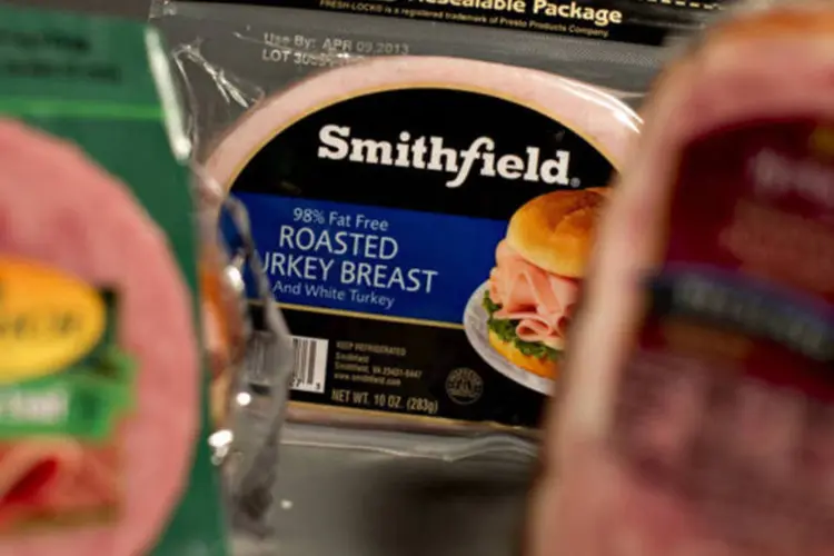 
	Produtos da Smithfield Foods:&nbsp;Shuanghui International Holdings&nbsp;comprou a companhia americana por&nbsp;4,7 bilh&otilde;es
 (Daniel Acker/Bloomberg)