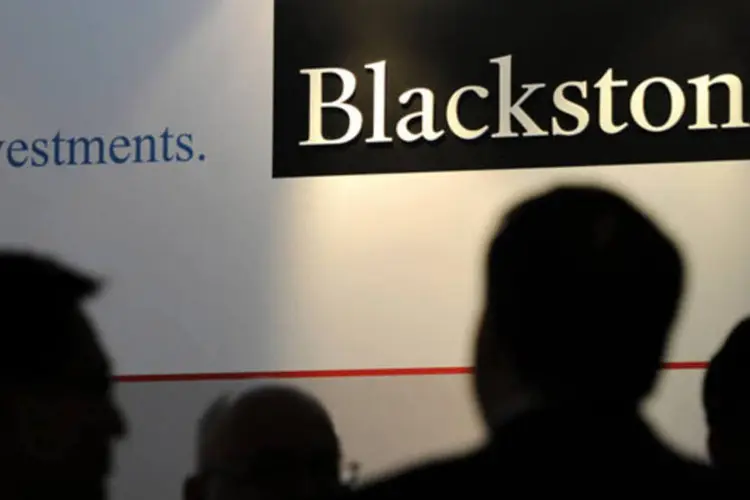 
	Blackstone: ativos sob gest&atilde;o da Blackstone cresceram 25 por cento na compara&ccedil;&atilde;o anual, para 272 bilh&otilde;es de d&oacute;lares no final de mar&ccedil;o
 (Munshi Ahmed/Bloomberg)