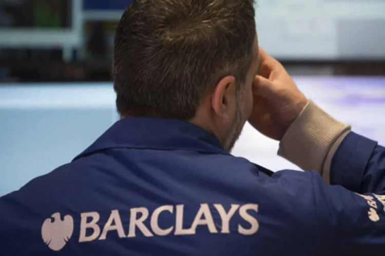 
	Operador da Barclays: banco vai reduzir o n&uacute;mero de gerentes de relacionamento lidando com clientes ricos para cerca de 180
 (Scott Eells/Bloomberg)