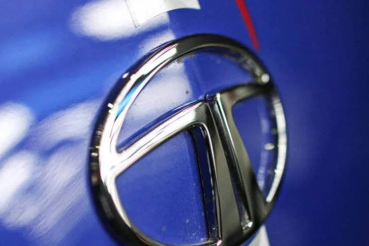 
	Tata Motors: companhia superou as previs&otilde;es e divulgou nesta segunda-feira um crescimento de 195 por cento no lucro l&iacute;quido do trimestre de outubro a dezembro
 (Dhiraj Singh/Bloomberg)