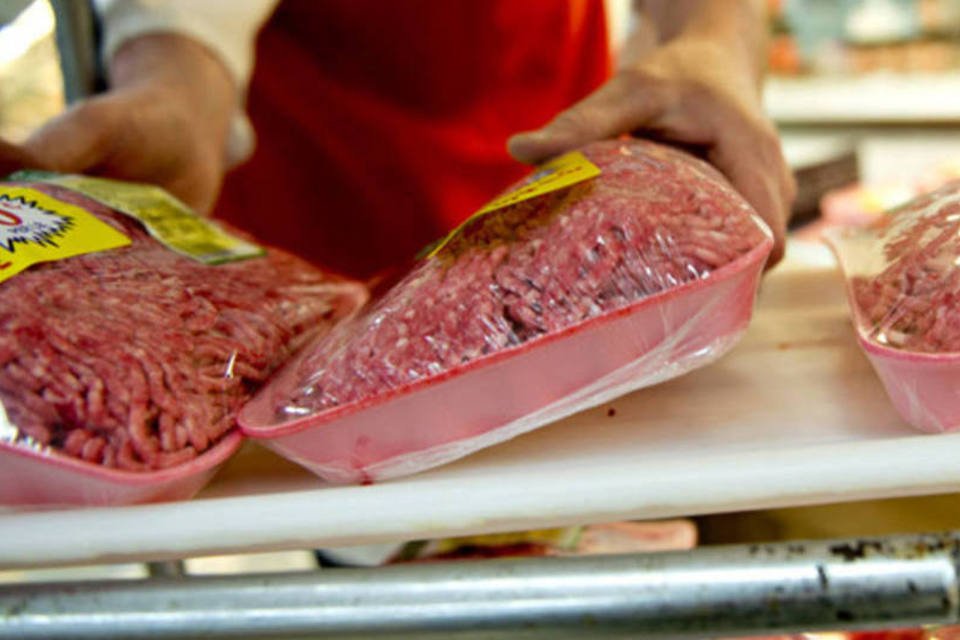 Indústria de carne vive desafios nos EUA e auge no Brasil