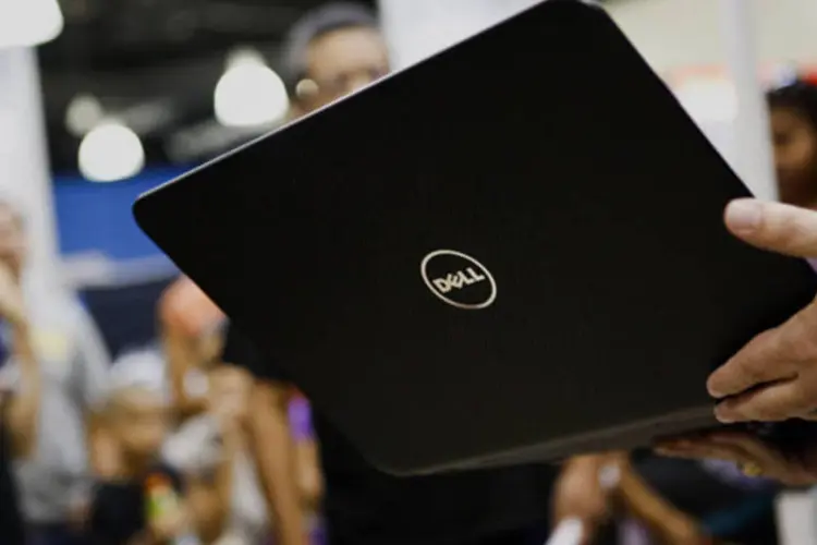 Notebook da Dell em uma loja de departamentos: companhia irá se focar mais no usuário final (Patrick T. Fallon/Bloomberg)