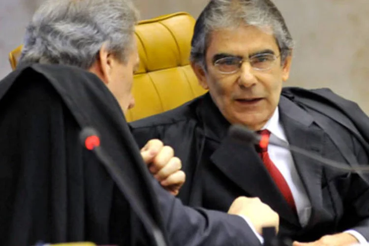 Ministro Ayres Britto vota pela inelegibilidade de Joaquim Roriz (.)