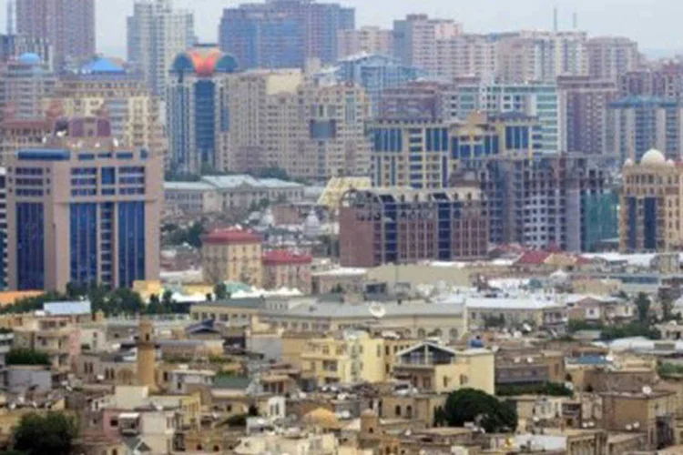 
	Vista geral da cidade de Baku, no Azerbaij&atilde;o:&nbsp;entrada das brigadas especiais das tropas sovi&eacute;ticas precedeu a independ&ecirc;ncia da ex-rep&uacute;blica sovi&eacute;tica
 (Johannes Eisele/AFP)
