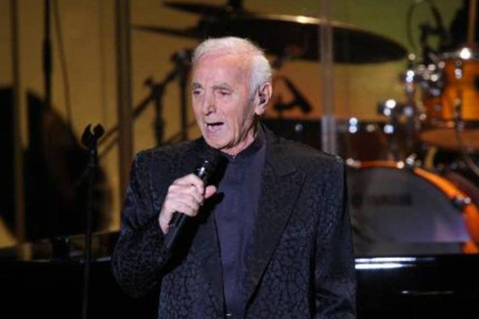 Charles Aznavour lança novo álbum aos 90 anos