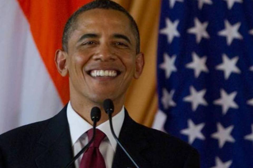 Obama sobe nas pesquisas dois anos após chegar à Casa Branca