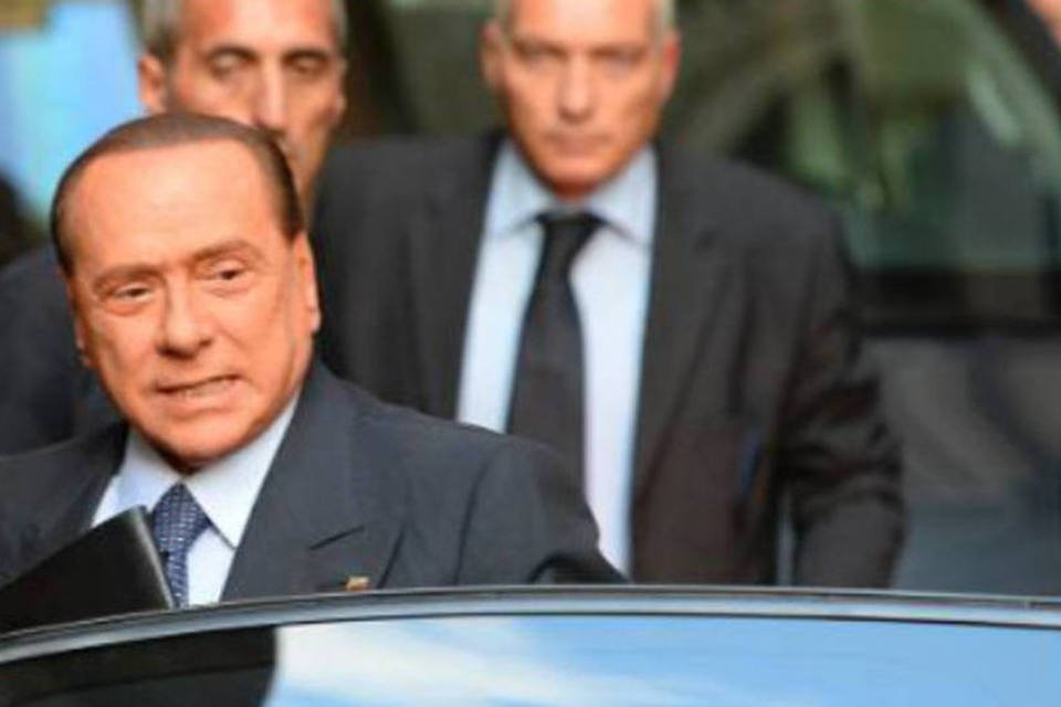 Caos no partido de Berlusconi pode salvar governo italiano
