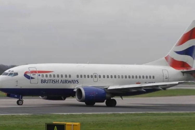 Boeing 737, da British Airways (Wikimedia Commons)