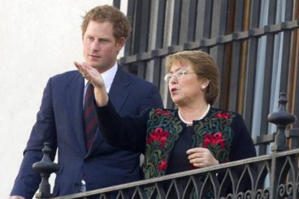 Principe Harry visita o Chile e se reúne com Bachelet