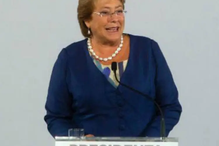 
	Michelle Bachelet:&nbsp;presidente pretende implementar reforma educacional e promete acabar com o lucro e a sele&ccedil;&atilde;o escolar
 (AFP/Arquivos)