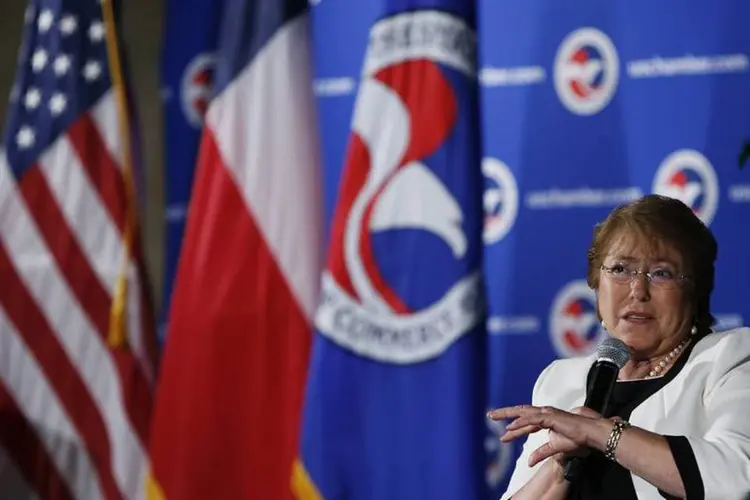 
	Michelle Bachelet: governante fez declara&ccedil;&otilde;es ap&oacute;s visitar tr&ecirc;s feridos em hospital de Santiago
 (Gary Cameron/Reuters)