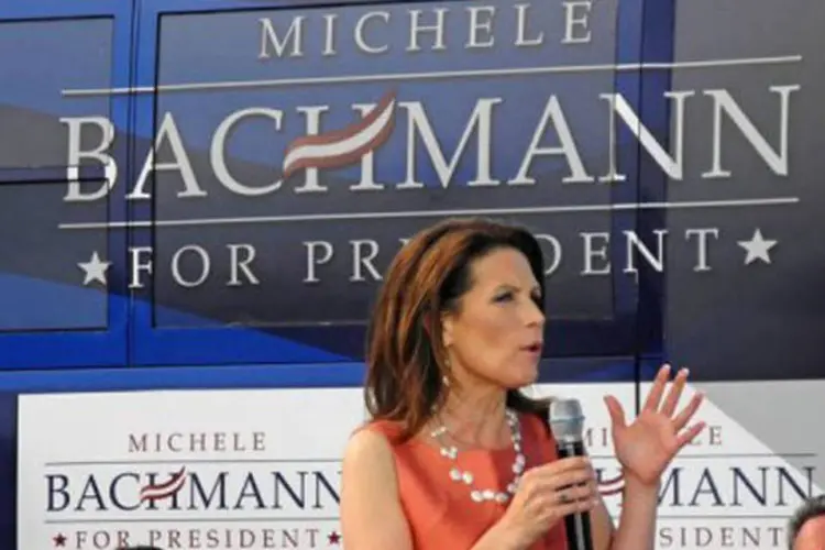 Michele Bachmann discursa na campanha para ser a candidata do Partido Republicano: ela tem 14% das intenções de voto entre os republicanos (Emmanuel Parisse/AFP)