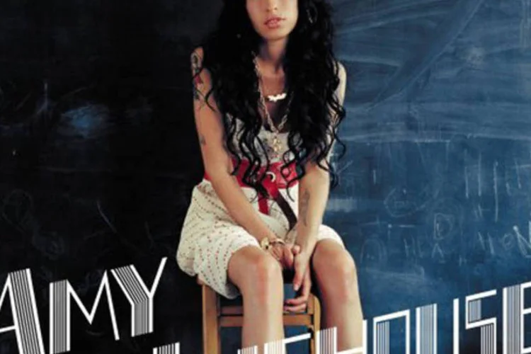 
	Back to Black, &aacute;lbum de Amy Winehouse: a cantora, ganhadora de cinco pr&ecirc;mios Grammy, morreu em julho de 2011, aos 27 anos
 (Divulgação)