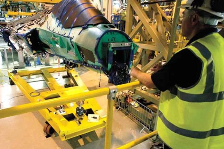 Caça da BAE Systems: os gastos militares globais representam 2,6% do PIB mundial (Divulgação)