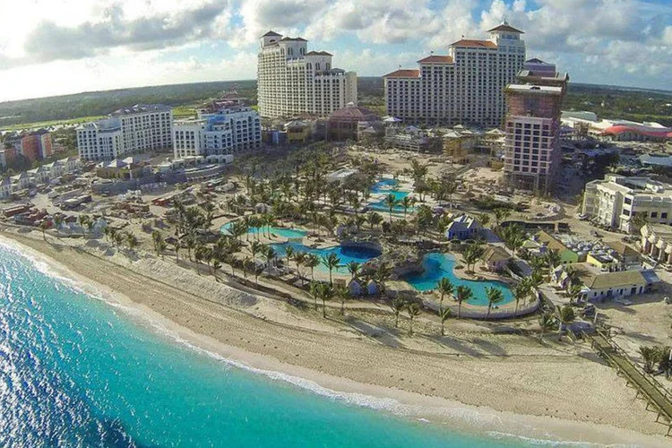 
	Bahamas: essa hist&oacute;ria vai muito al&eacute;m das praias de areia branca e atravessa fusos hor&aacute;rios at&eacute; chegar ao Conselho de Estado da China
 (Divulgação Baha Mar/ Facebook)