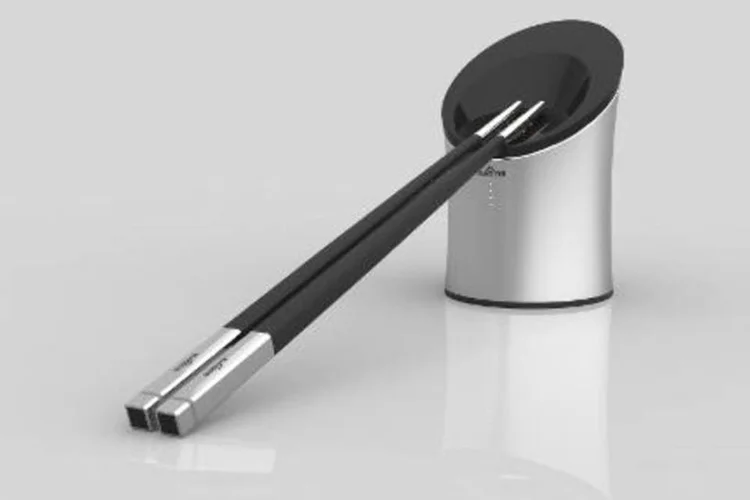 Imagem da Baidu mostra os palitos que verificam se a comida está estragada (AFP)
