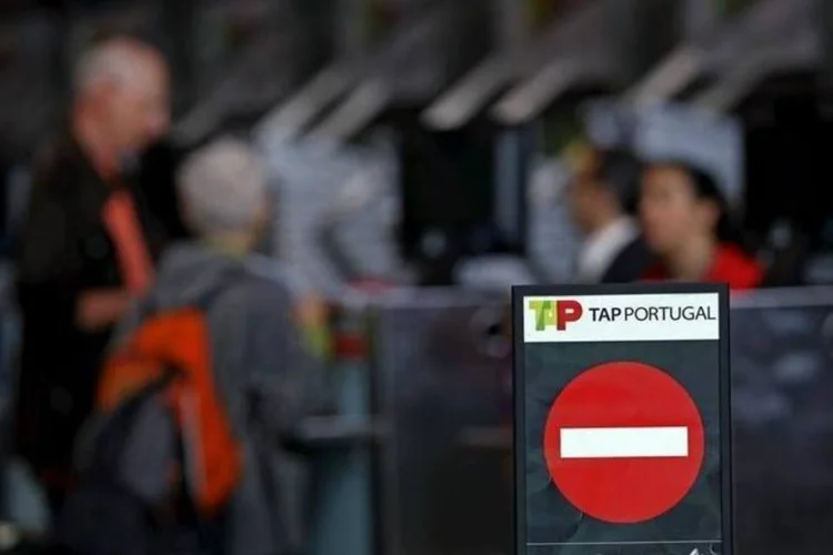 
	Balc&atilde;o de check-in da TAP
 (Hugo Correia/Reuters)