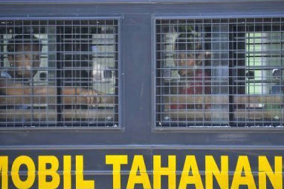 Presos estrangeiros evacuados retornam à prisão em Bali
