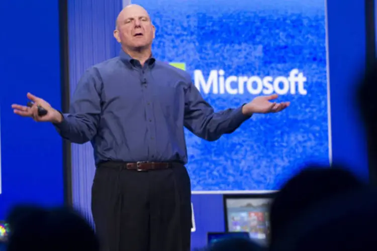 
	Steve Ballmer: ex-CEO da Microsoft tem 333,2 milh&otilde;es de a&ccedil;&otilde;es da gigante, e cada uma delas se valorizou hoje US$ 2,38 (7,35%) em rela&ccedil;&atilde;o ao fechamento de ontem
 (David Paul Morris/Bloomberg)