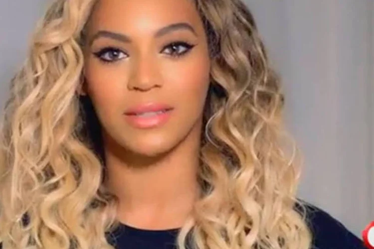 Beyoncé na campanha “Ban Bossy”, promovida pela organização Lean In, da diretora do Facebook (Reprodução/Facebook/Lean In)