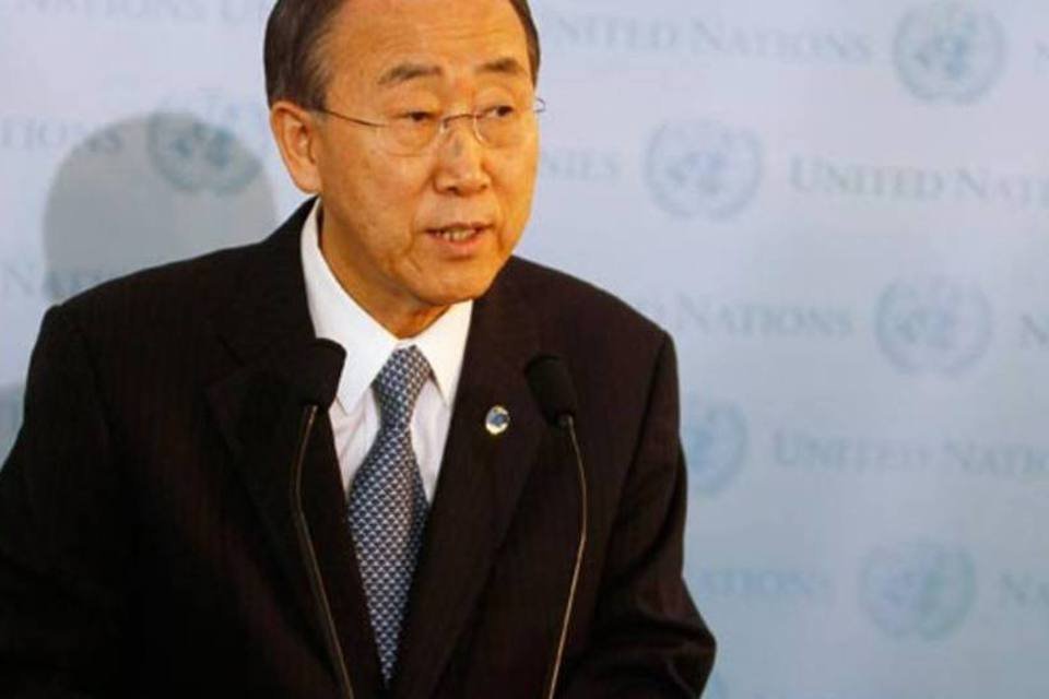 Ban Ki-moon se machuca em jogo de futebol entre diplomatas