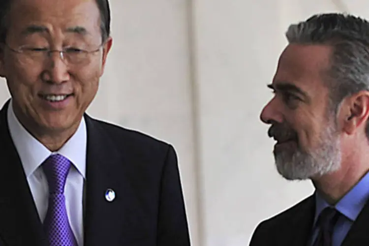 Ban Ki-moon é recebido pelo ministro das Relações Exteriores, Antonio Patriota: “é certo que o Brasil pode contribuir ainda mais” (Marcello Casal Jr./ABr)