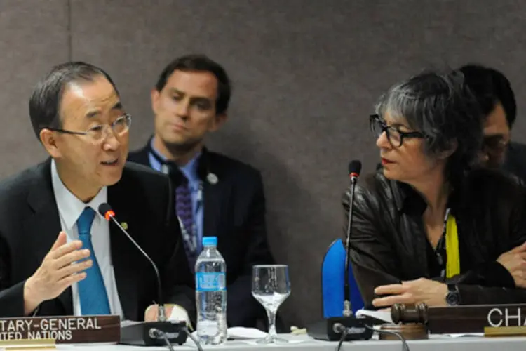 Ban Ki-moon se reúne com representantes da Cúpula dos Povos e recebe documento preliminar com demandas das organizações da sociedade civil no evento paralelo à Rio+20 (Fabio Rodrigues Pozzebom/ABr)