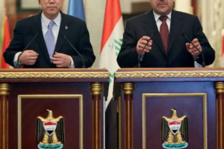 
	Ban Ki-Moon e o primeiro-ministro do Iraque, Nuri al-Maliki: &quot;A situa&ccedil;&atilde;o de inseguran&ccedil;a no Iraque &eacute;, sem d&uacute;vida alguma, fonte de grande preocupa&ccedil;&atilde;o&quot;, lamentou Ban (AFP)