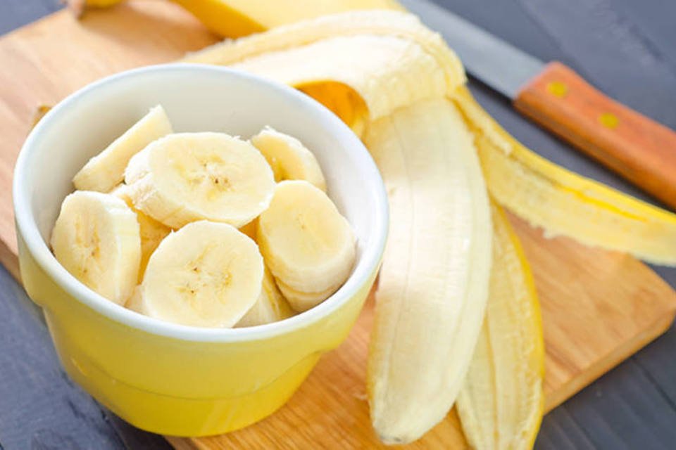 Dieta da banana matinal promete menos 8 quilos em um mês