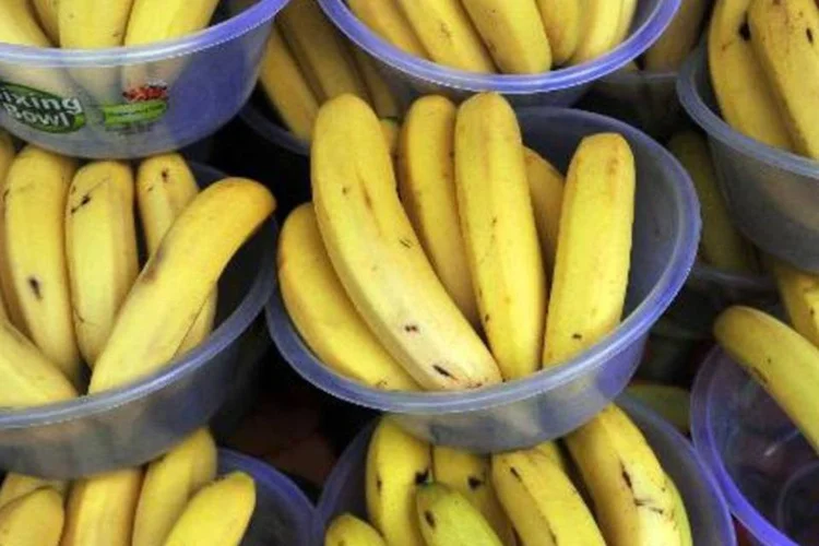 Bananas à venda: doença se propagou em vários países da Ásia, África e Oriente Médio, e ameaça a produção na América Latina (Carl Court/AFP)
