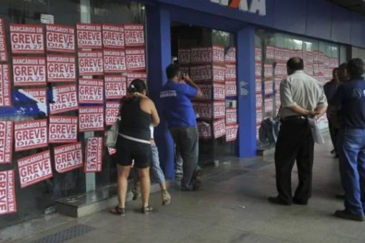 A categoria reivindica reajuste de 12,8%, valorização do piso, maior Participação nos Lucros e Resultados (PLR) e mais contratações (Antonio Cruz/ABr)
