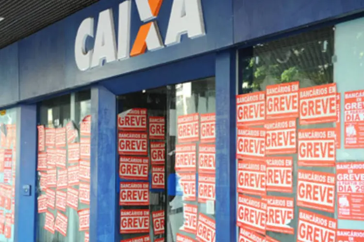Agência da Caixa de Brasília fechada pela greve dos bancários