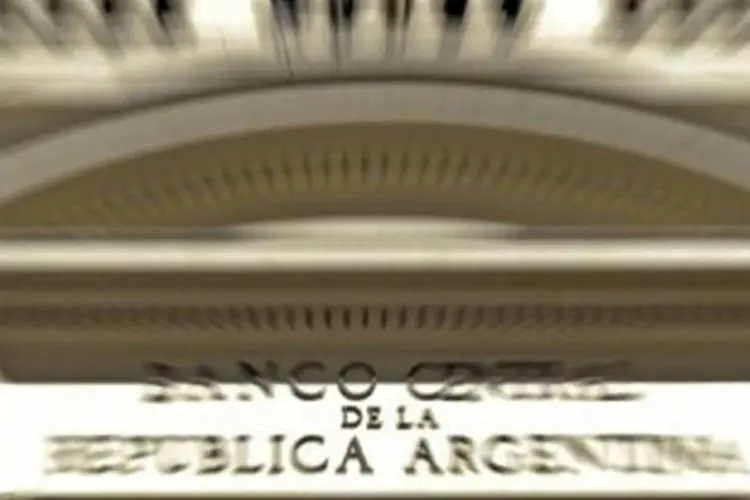
	Sede do Banco Central da Argentina em Buenos Aires: investiga&ccedil;&atilde;o come&ccedil;ou ap&oacute;s uma den&uacute;ncia apresentada no &uacute;ltimo dia 30 de outubro
 (Juan Mabromata/AFP)