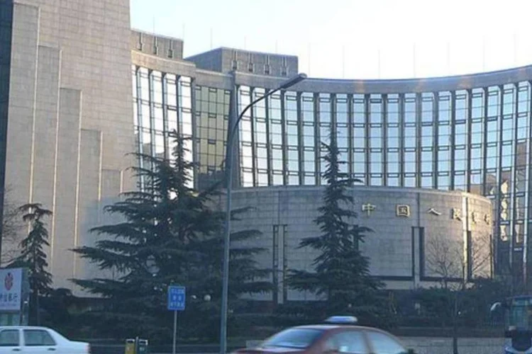 Sede do banco central da China: país comprou US$ 15,1bi em títulos do EUA em setembro (Yongxinge/Wikimedia Commons)
