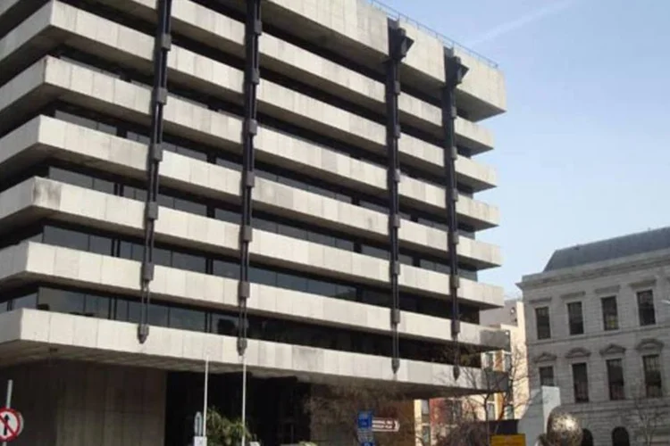 Banco Central da Irlanda: Moody's examina queda na nota do país desde outubro (Wikimedia Commons)