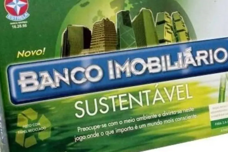 Banco Imobiliário sustentável tem cartas feitas de papel reciclado e embalagem envolta em plástico especial (Estrela/Divulgação)