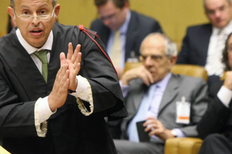 Advogado de João Paulo Cunha fala durante sessão do STF que julgou o Mensalão, em Agosto de 2012 (Nelson Jr./SCO/STF)