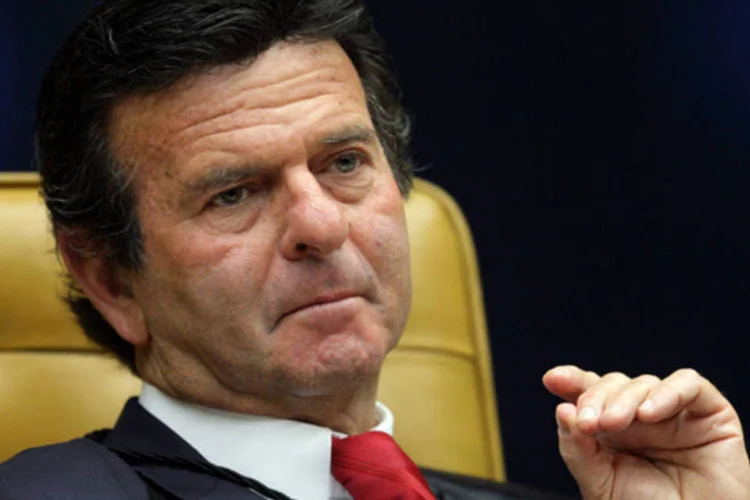Ministro Luiz Fux em sessão que analisa o cabimento de embargos infringentes na Ação Penal do Mensalão (Fellipe Sampaio/SCO/STF)