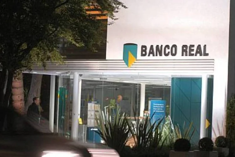 Banco Real: sinergias totais somam 2,4 bilhões de reais e devem ser capturadas até junho de 2011  (.)