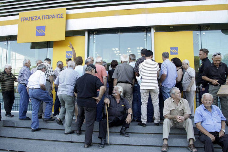 Bancos gregos precisam de € 16 bi para recapitalização