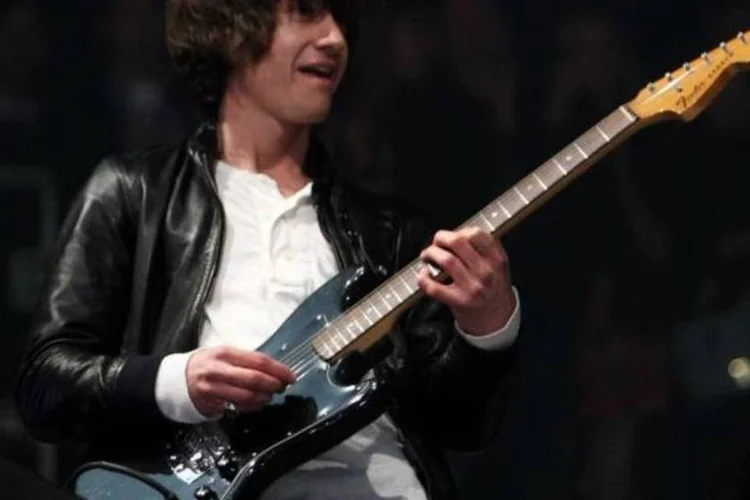 A discografia da banda do guitarrista e vocalista Alex Turner (foto) é consistente, sem decepcionar seu público (Dave Hogan/Getty Images)