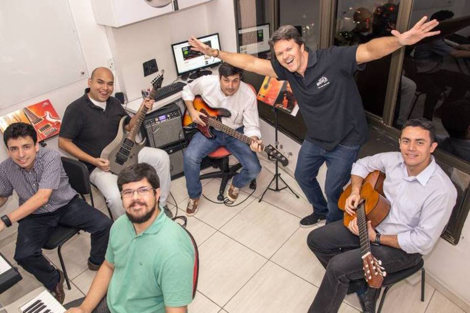 Empresa de TI investe em aulas de música para funcionários