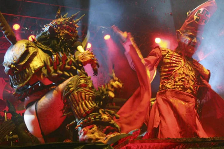 Apresentação da banda de metal Gwar pelo tour Viva La Bam, no Roseland Ballroom, em Nova York (Roger Kisby/Getty Images)