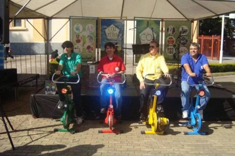 Os integrantes do CO2Zero - da esquerda: José Carlos Armelin (bateria), Reginaldo de Oliveira (guitarra base), Max de Cilos (guitarra solo), Kleber Amedi (baixo) (Renan de Oliveira Pinto)