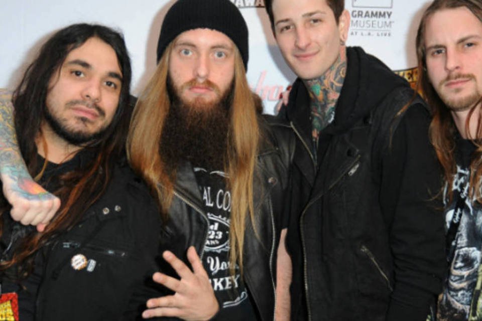 Morre vocalista da banda Suicide Silence em acidente de moto